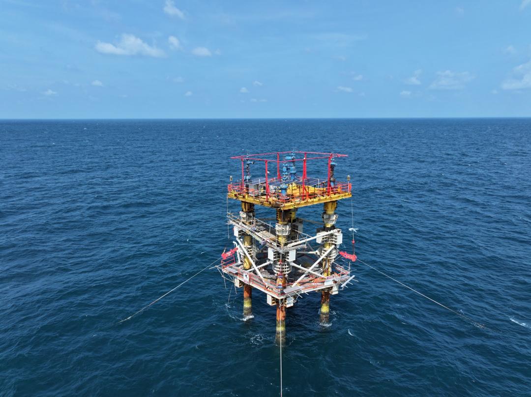 Offshore oil and gas platform